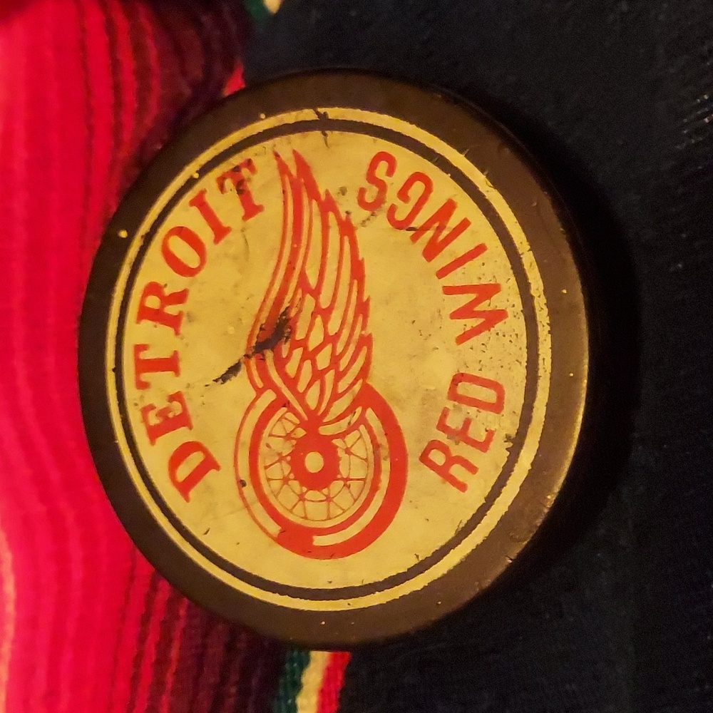 1980s Vintage Nhl Detroit Red Wings Collectable Puck